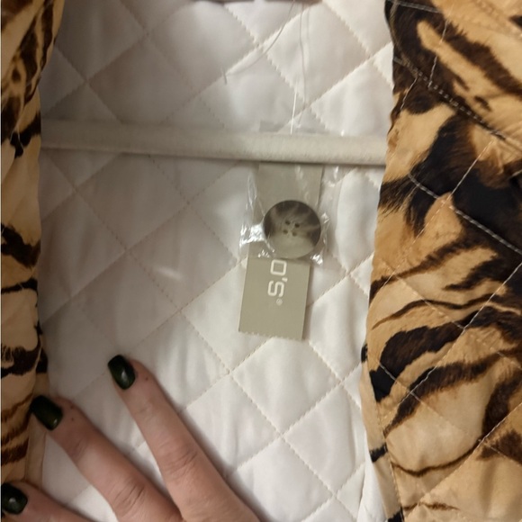 Chico's Quilted Jacket Coat in Tan and Brown Tiger Pattern, Chico’s Sz 2 (12/L) - Picture 7 of 10